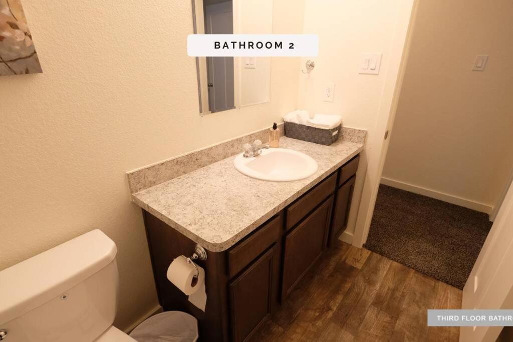 3 Story, 3 Bdrm, 4 Beds, 2 Bath, North Houston, Iah - 10B Villa Dış mekan fotoğraf